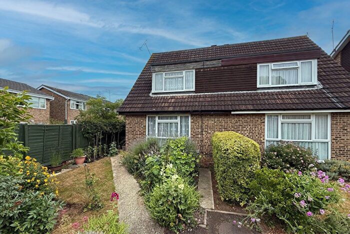 3 Bedroom Semi-Detached House For Sale In Palmers Close, Maidenhead, Berkshire, SL6