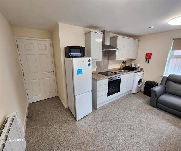 1 Bedroom Flat To Rent In King Street, Wrexham, LL11