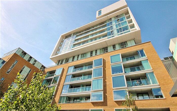 2 Bedroom Flat To Rent In Spectrum Way, London, SW18