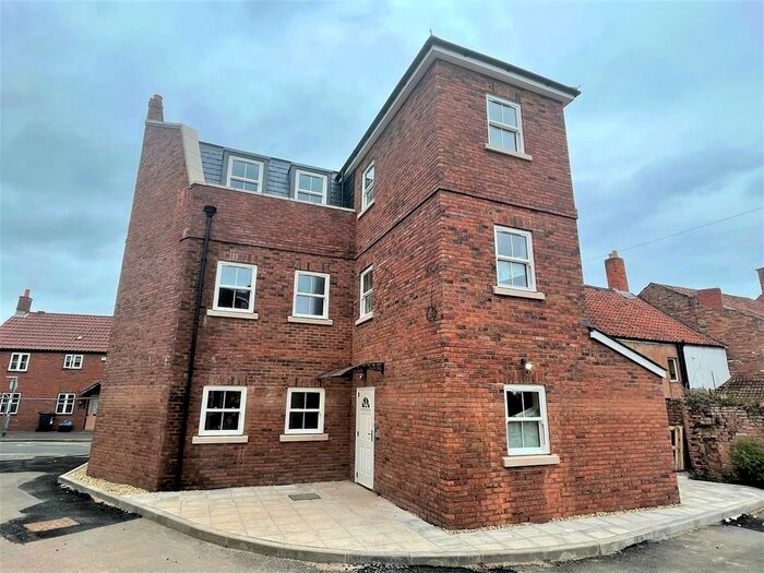 2 Bedroom Flat To Rent In Friarn Street, Bridgwater, Somerset, TA6