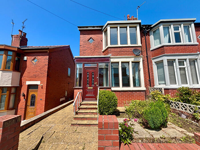 3 Bedroom Semi-Detached House For Sale In Bardsway Avenue, Stanley Park, FY3