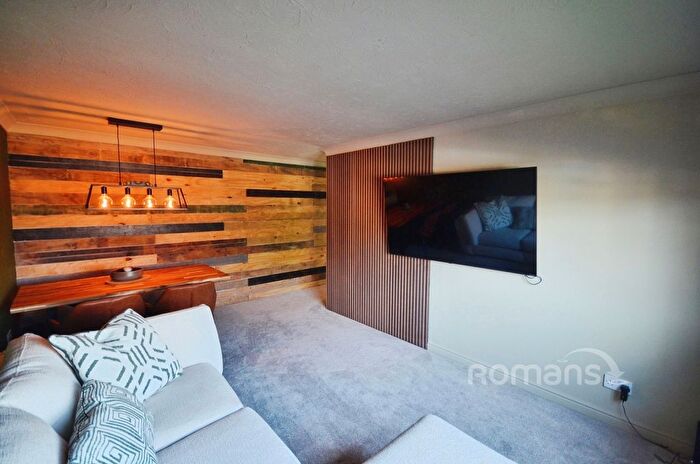 2 Bedroom Flat To Rent In Coalmans Way, Burnham, SL1