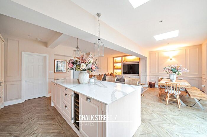 4 Bedroom Semi-Detached House For Sale In Brackendale Gardens, Upminster, RM14