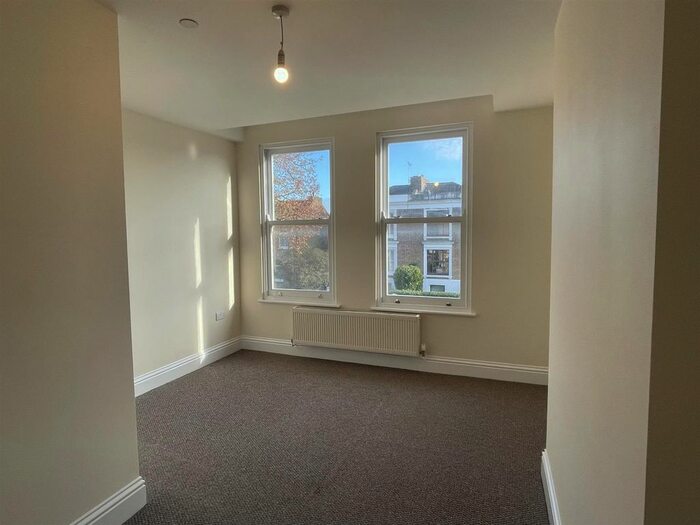 2 Bedroom Flat To Rent In Darnley Road, Gravesend, Kent DA11