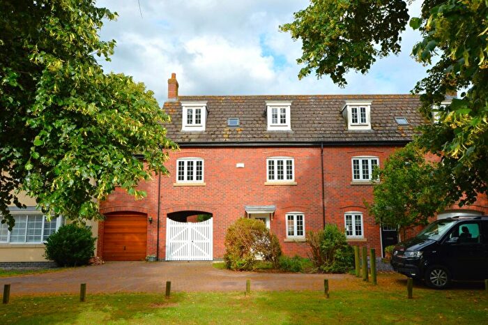 4 Bedroom Town House To Rent In Gilpin Close, Bourne, PE10