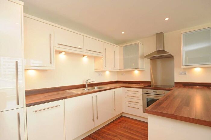 2 Bedroom Flat For Sale In Drift Court, Docklands, London, E16