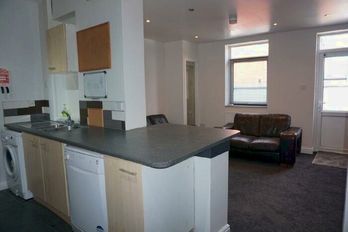 7 Bedroom House To Rent In Harrow Road, Selly Oak, Birmingham, West Midlands, B29