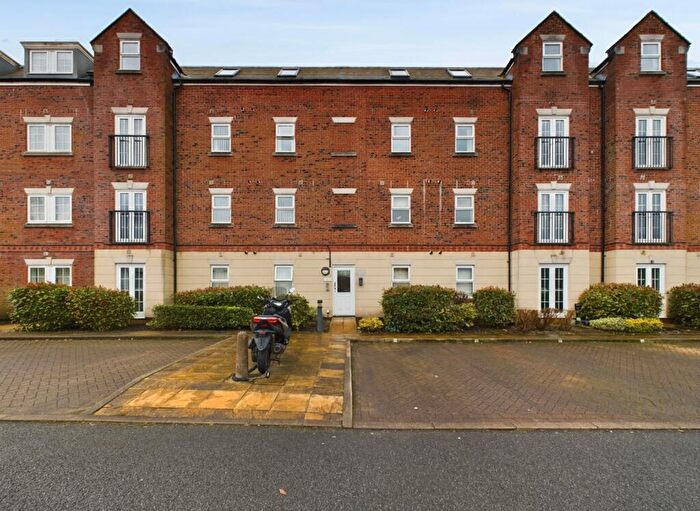 2 Bedroom Apartment For Sale In Beckford Court, Tyldesley, M29