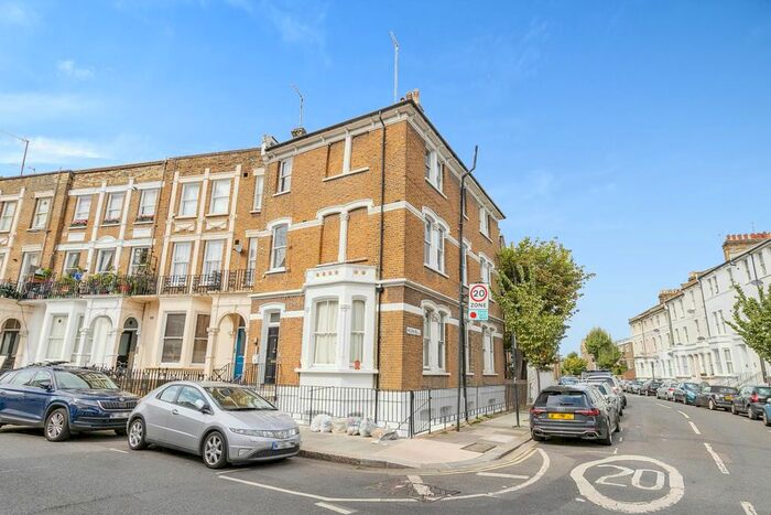 2 Bedroom Flat To Rent In Hazlitt Road, London, W14