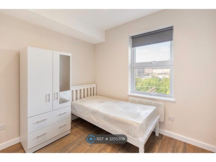 Studio To Rent In Grafton Road, London, NW5