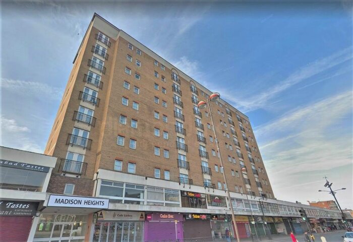 2 Bedroom Flat To Rent In High Street, Hounslow TW3