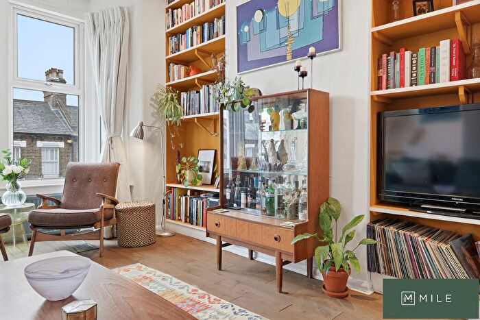 3 Bedroom Flat For Sale In Kilburn Lane, London, W10