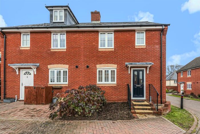 3 Bedroom End Of Terrace House To Rent In Wyndham Drive, Abbotswood, Romsey, SO51