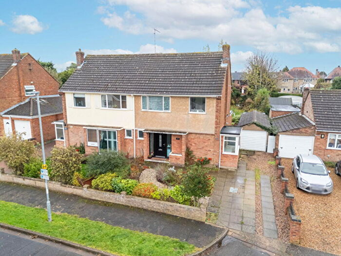 3 Bedroom Semi-Detached House For Sale In West Furlong, Kettering, NN15