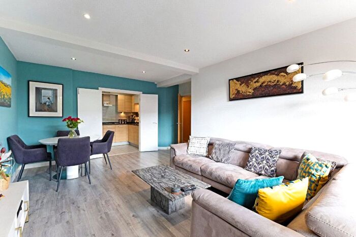 2 Bedroom Flat To Rent In Worple Road, London, SW19