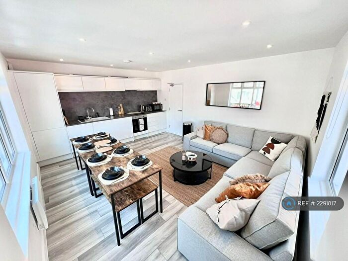 4 Bedroom Flat To Rent In Westham Road, Weymouth, DT4