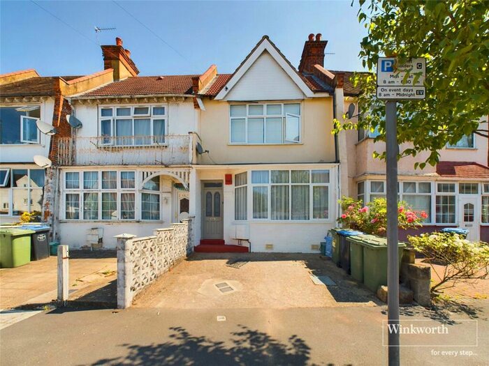 1 Bedroom Flat To Rent In Park Road, Wembley, Middlesex, HA0