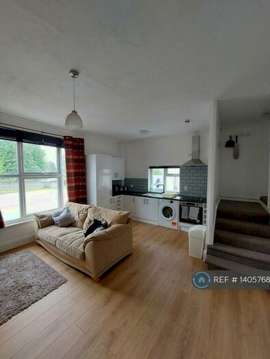 2 Bedroom Flat To Rent In Midland Road, Gloucester, GL1