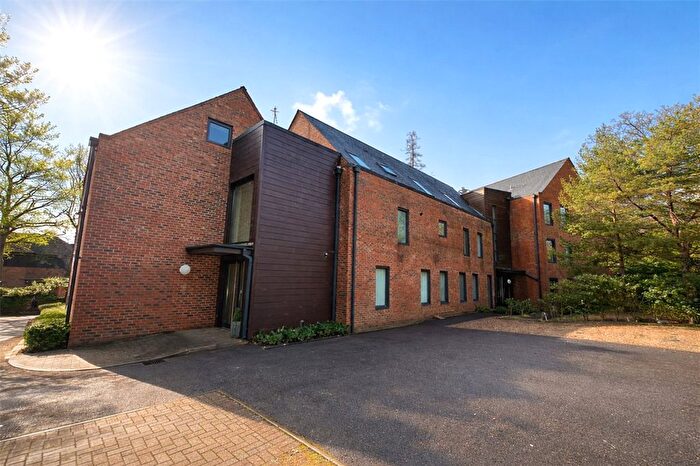 2 Bedroom Flat To Rent In Bereweeke Road, Winchester, Hampshire, SO22