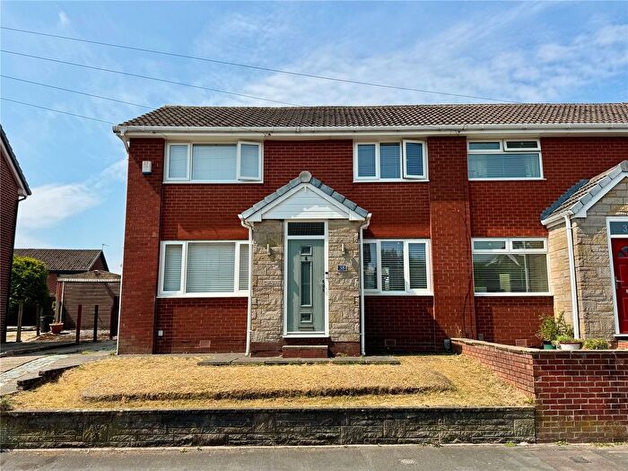 3 Bedroom Semi Detached House For Sale In Denbydale Way, Royton, Oldham, OL2