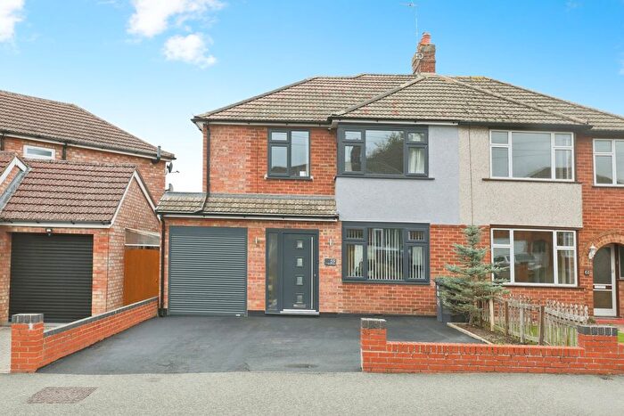 3 Bedroom Semi-Detached House For Sale In Franklin Road, Leamington Spa, Warwickshire, CV31