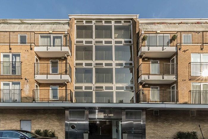 1 Bedroom Flat To Rent In Bourne Place, Chiswick, W4