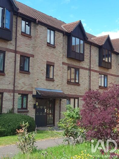 2 Bedroom Flat To Rent In Spring Close, Dagenham, RM8