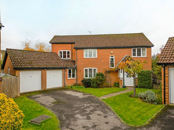 4 Bedroom Detached House For Sale In Mandelyns, Northchurch, Berkhamsted, HP4