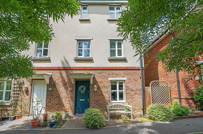 3 Bedroom Semi-Detached House For Sale In Riverside, Pulborough, RH20