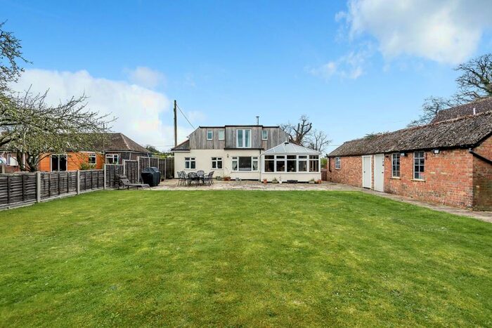 4 Bedroom Chalet For Sale In Hillside, Orwell, SG8