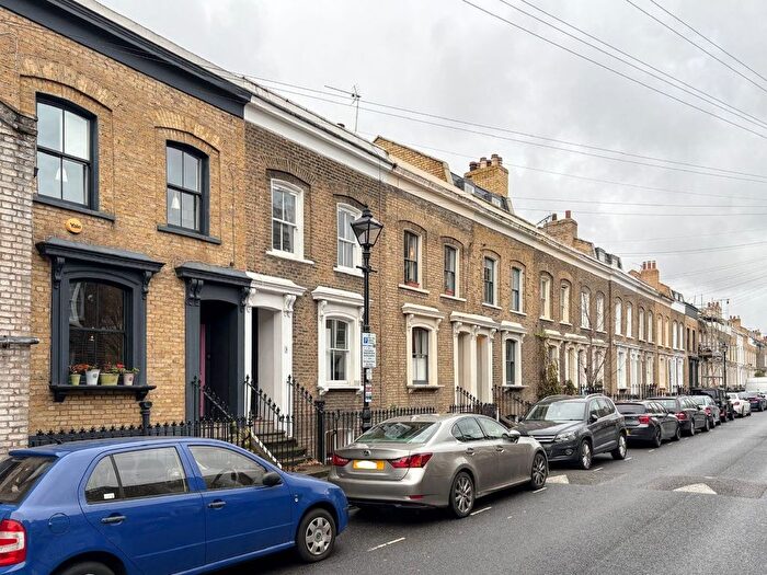 1 Bedroom Flat To Rent In Victoria Park And Bow, E3