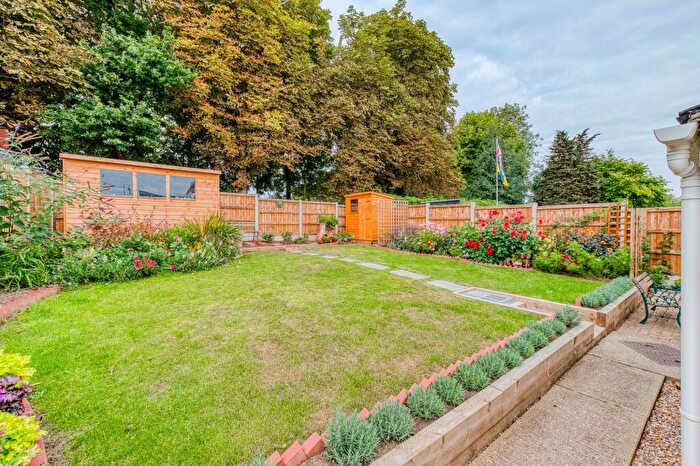 2 Bedroom Semi-Detached Bungalow For Sale In School Close, Kenninghall, NR16