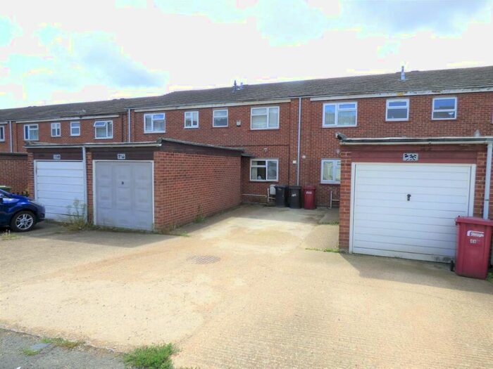3 Bedroom Terraced House To Rent In Weekes Drive, Slough, SL1