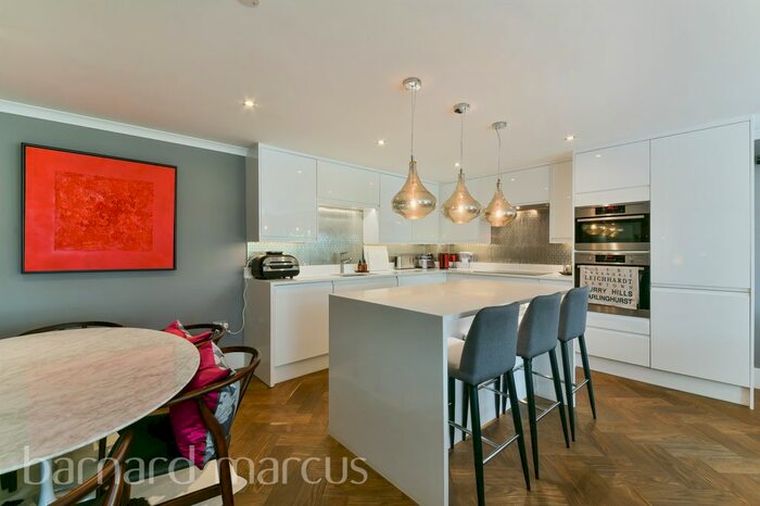 2 Bedroom Flat To Rent In Chiswick High Road, London, W4