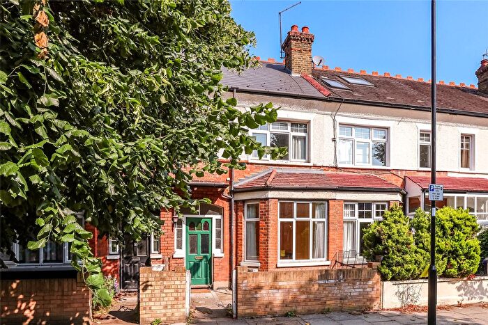 2 Bedroom Detached House For Sale In Convent Gardens, London, W5