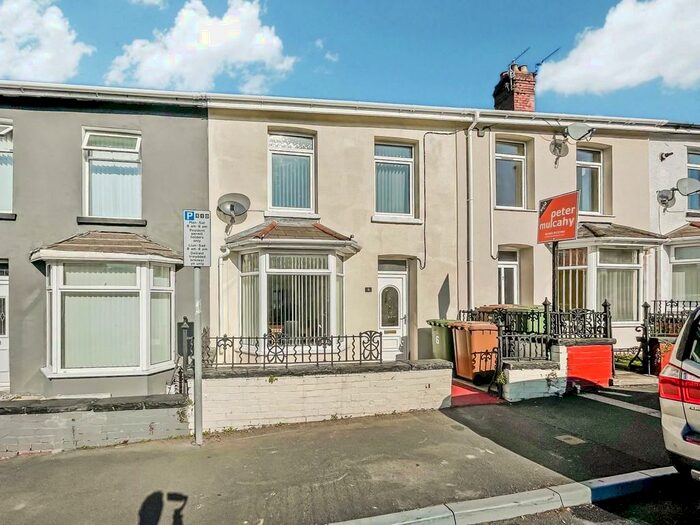 3 Bedroom Terraced House To Rent In Bedwlwyn Street, Hengoed, CF82