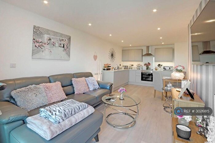 2 Bedroom Flat To Rent In Leigh Road, Havant, PO9