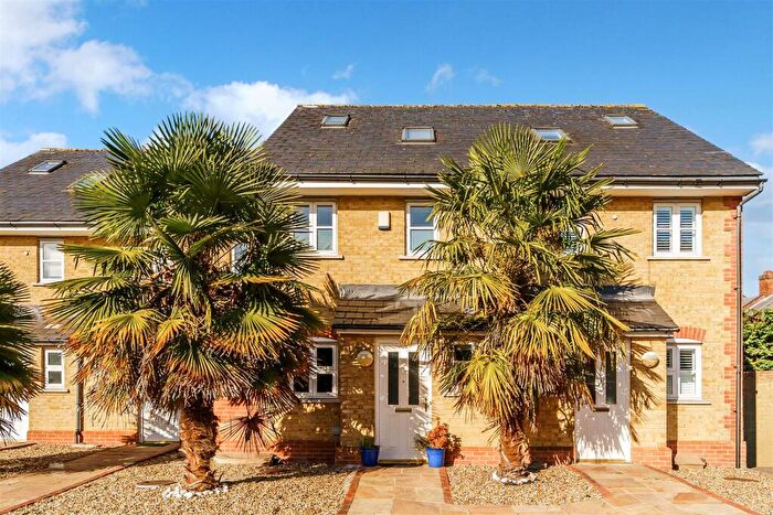 3 Bedroom Terraced House For Sale In St. James Close, Epsom, KT18