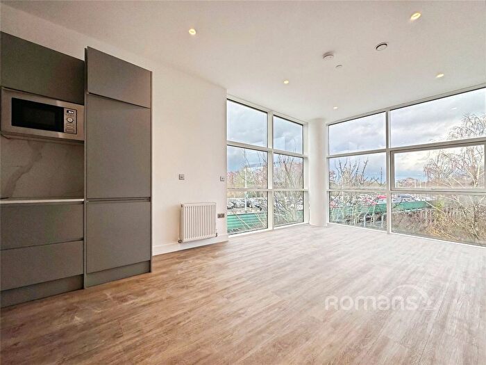 1 Bedroom Flat To Rent In Roop House, Fleet, Hampshire, GU51