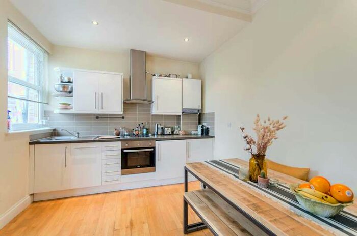 1 Bedroom Flat To Rent In Chatsworth Gardens, Acton, W3