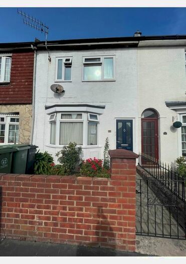 2 Bedroom Flat To Rent In New Road, Portsmouth, PO2