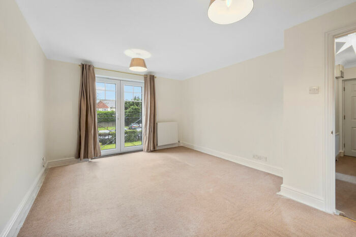 2 Bedroom Apartment To Rent In Lovelace Gardens, Surbiton, KT6
