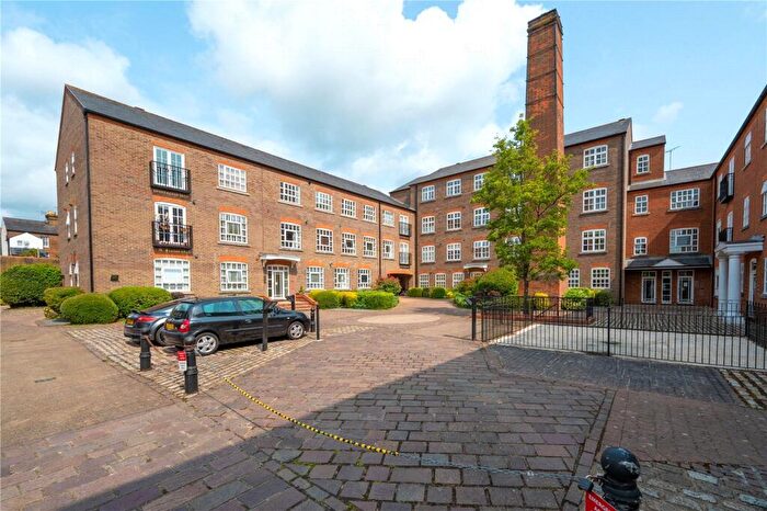 2 Bedroom Flat To Rent In Milliners Court, Lattimore Road, St. Albans, Hertfordshire, AL1