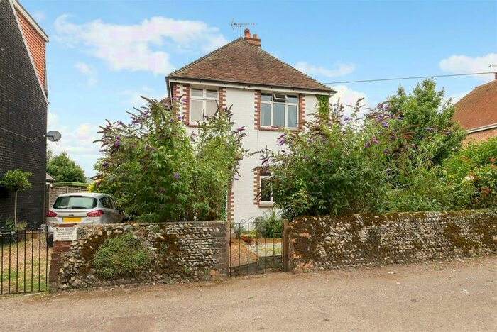 3 Bedroom House To Rent In Queens Lane, Arundel, BN18