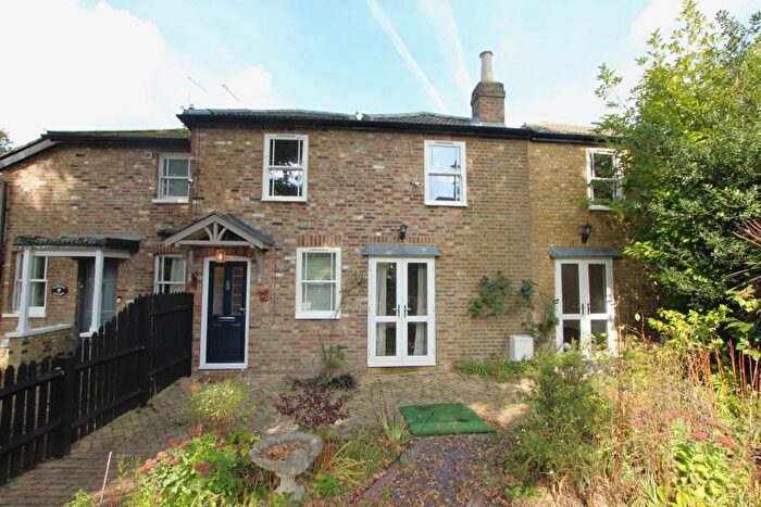 4 Bedroom Cottage To Rent In Chartwell Place, Harrow, HA2