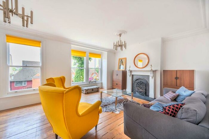 3 Bedroom Flat To Rent In Acton Lane, Harlesden, London, NW10