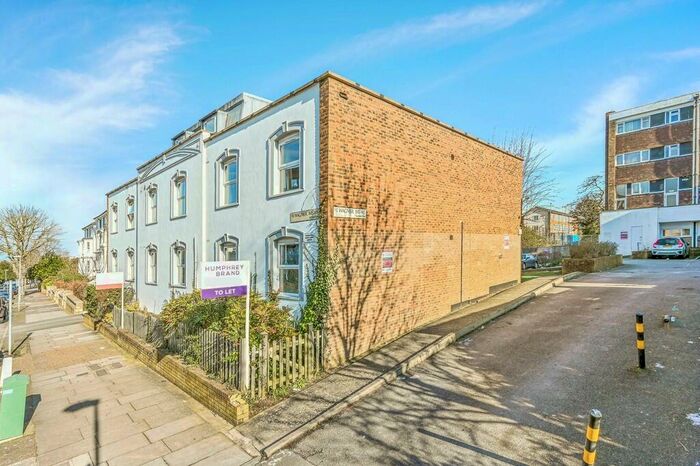 1 Bedroom Apartment To Rent In Avenue Elmers, Surbiton, KT6