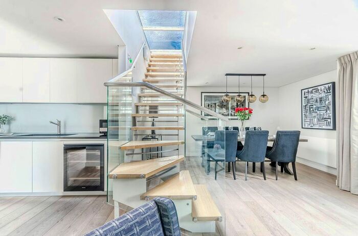 4 Bedroom Flat To Rent In Merchant Square East, Paddington, London, W2