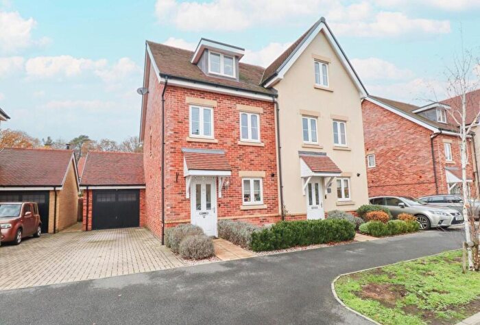 3 Bedroom Semi Detached House For Sale In Hurst Avenue, Blackwater, Camberley, GU17