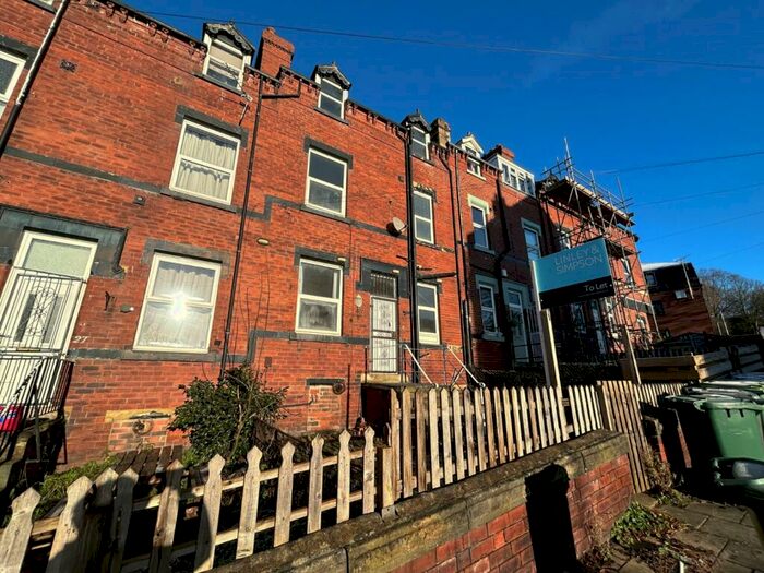 3 Bedroom Terraced House To Rent In Church Street, Kirkstall, Leeds, LS5